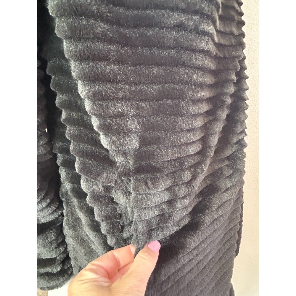 BB Dakota Faux Fur Jacket Coat Size Medium Black Ribbed Single Button NWT $138 - Picture 9 of 12